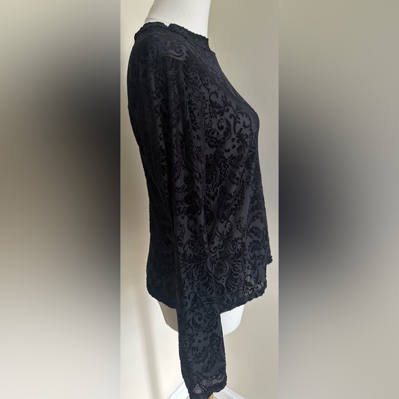 NWT Express Black Velvet Top- Medium - Picture 2 of 9